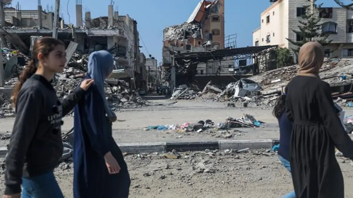 Mujeres y niños mueren en Gaza (2)